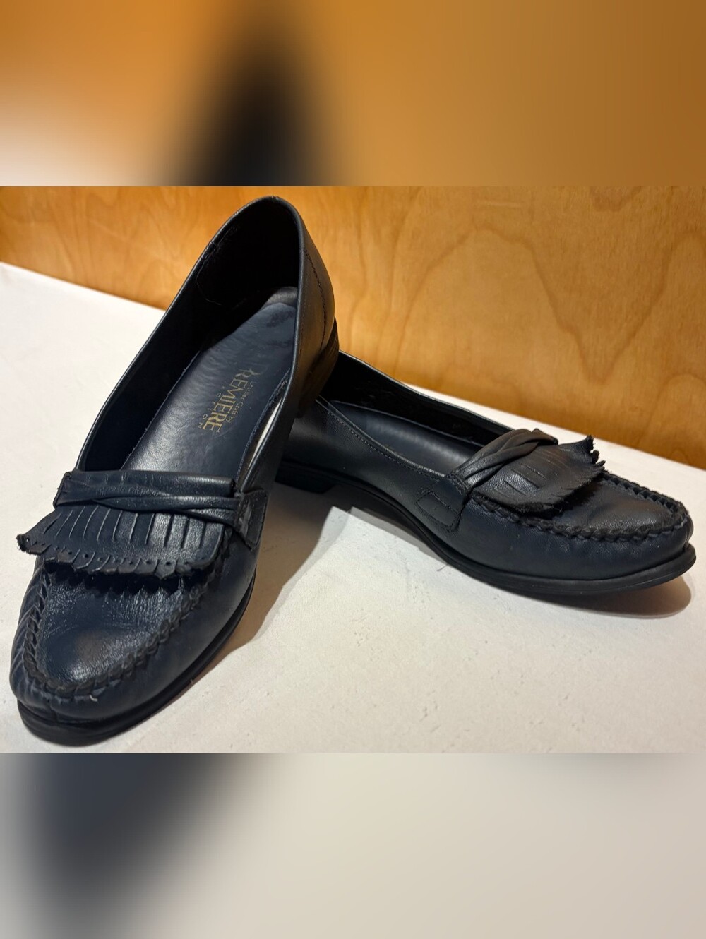 Vintage Black Leather Kiltie Loafers Timeless Sophistication for Size 7.5 1071